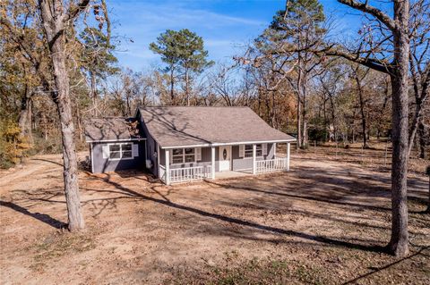Photo of 190 Riverwood Lane, Huntsville, TX 77320 (MLS # 24991572)