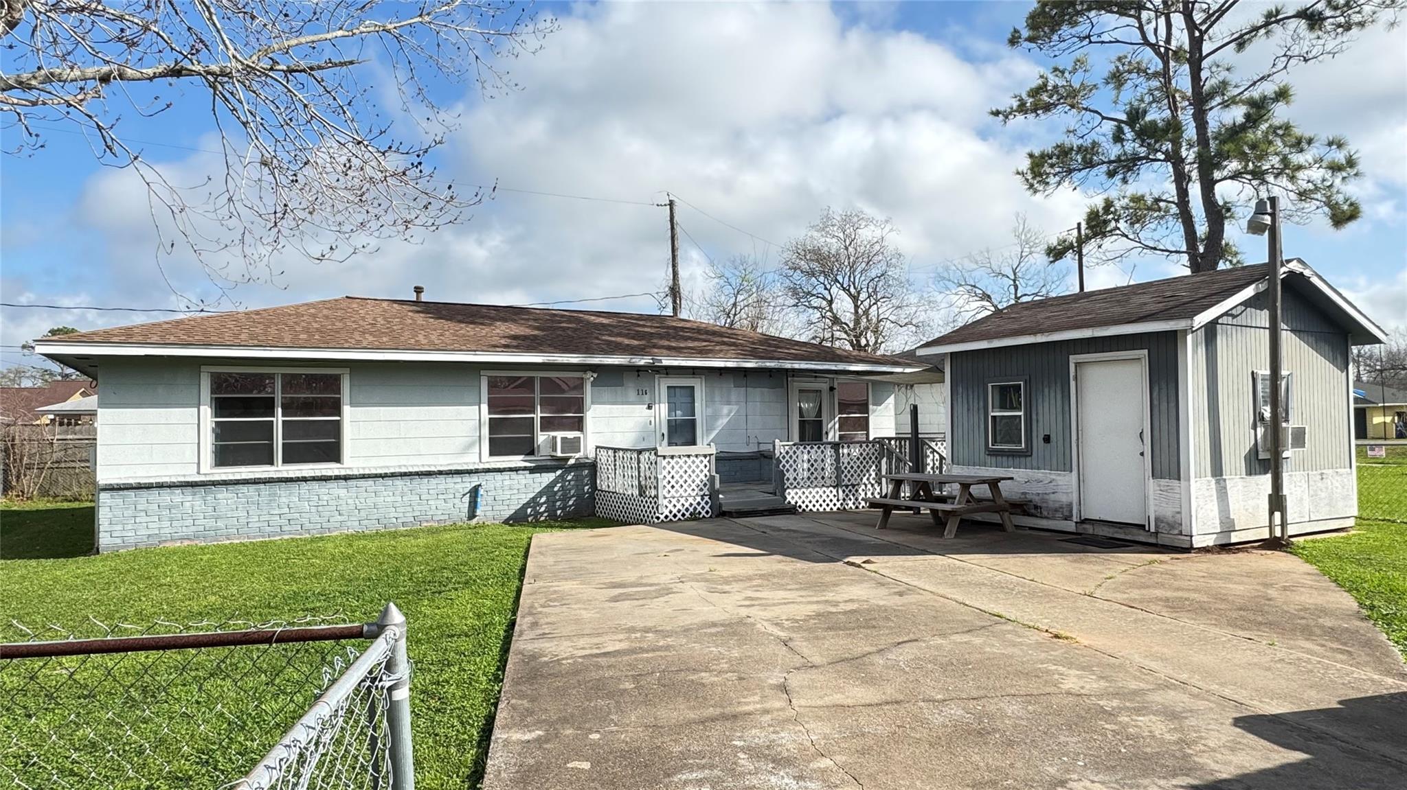 116 W Mahan Street