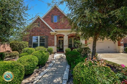Photo of 703 Hollington Way, Sugar Land, TX 77479 (MLS # 26915592)