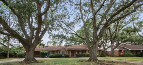 Photo of 907 Gondola Street, Sugar Land, TX 77478 (MLS # 76910453)