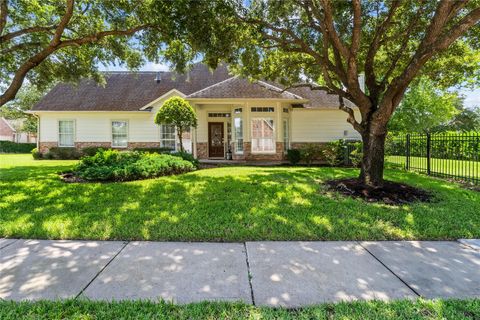 Photo of 2115 Ridge Wood Lane, Sugar Land, TX 77479 (MLS # 3727923)
