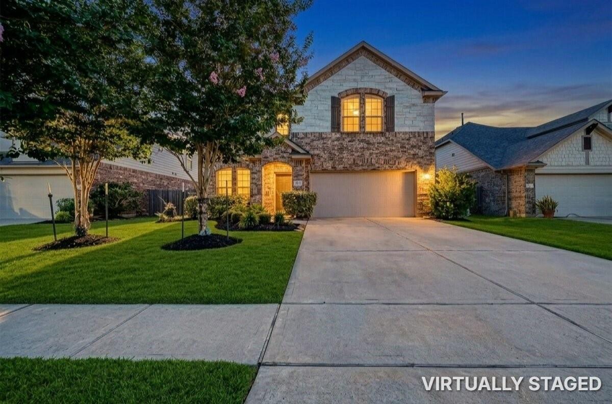 223 Sintra Lake Way