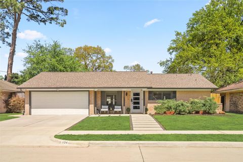 Photo of 1154 Chamboard Lane, Houston, TX 77018 (MLS # 66597926)