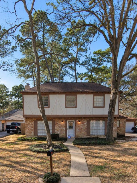 Photo of 2815 Woodland Grove Drive, Houston, TX 77339 (MLS # 18013164)
