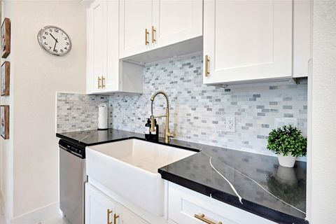 Photo of 5908 Saint Augustine Street Street #F, Houston, TX 77021 (MLS # 26844979)