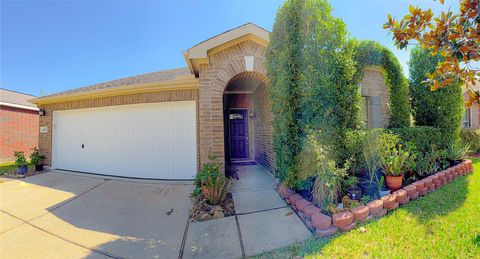 Photo of 11618 Wren Crossing Drive, Houston, TX 77038 (MLS # 43785969)