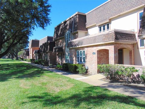 Photo of 2805 Cambridge Lane, Missouri City, TX 77459 (MLS # 50469211)