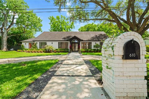 Photo of 610 Piedmont Street, Sugar Land, TX 77478 (MLS # 74943922)