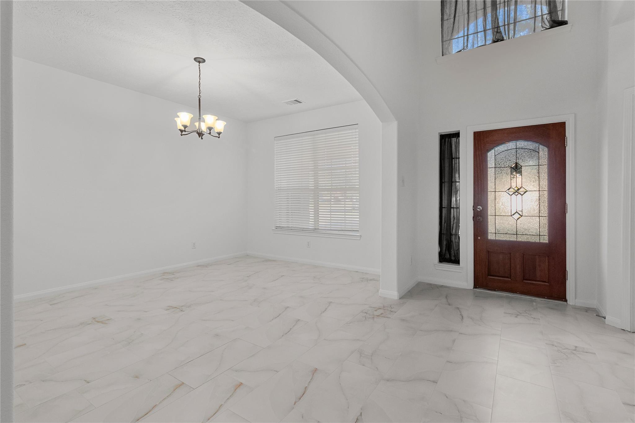 4004 Beacon Pointe Lane