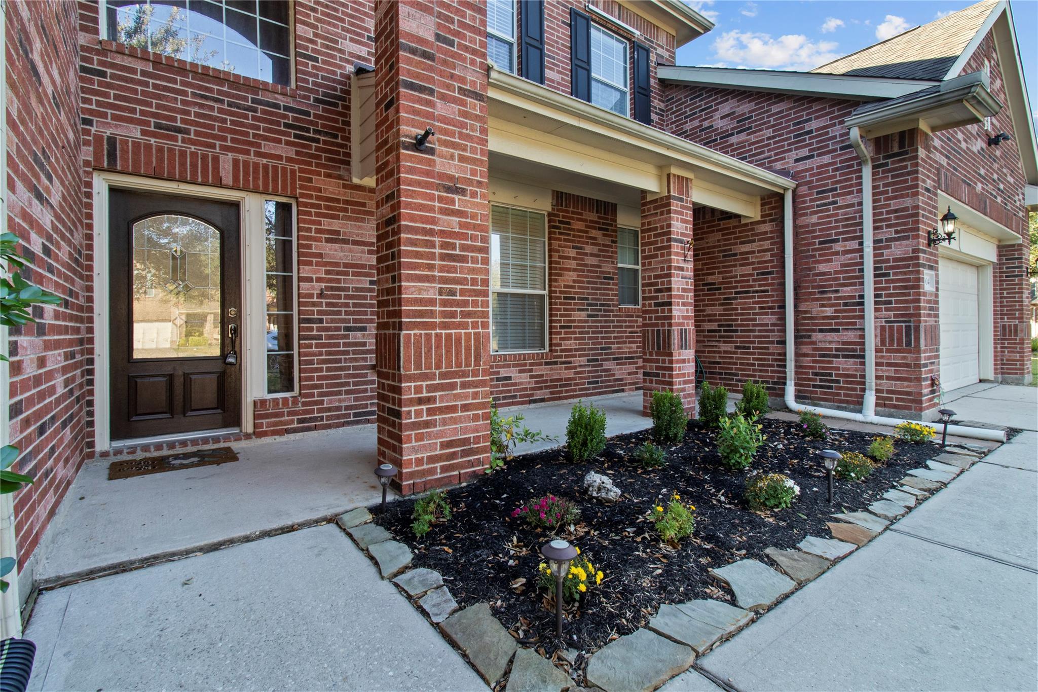 4004 Beacon Pointe Lane