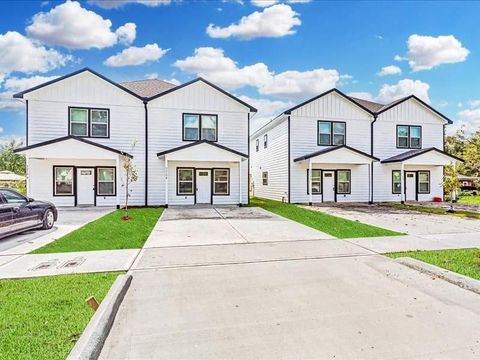 Photo of 6629 Phillips Street #A, Houston, TX 77091 (MLS # 54929295)