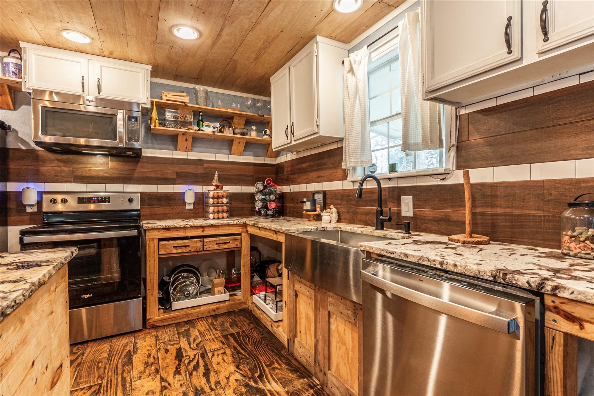 21112 Walnut Drive