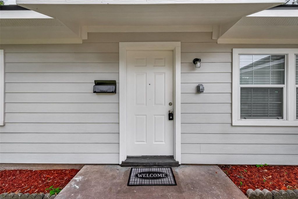 Photo of 14022 Rosecrest Drive, Houston, TX 77045 (MLS # 66167142)