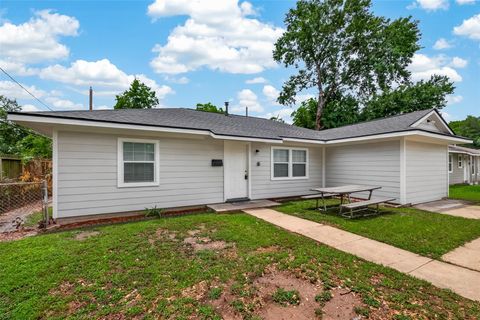 Photo of 14022 Rosecrest Drive, Houston, TX 77045 (MLS # 66167142)