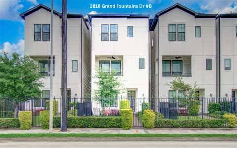 Photo of 2818 Grand Fountains Drive #B, Houston, TX 77054 (MLS # 10646334)