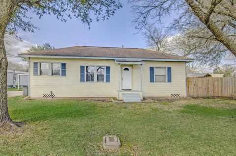 Photo of 11844 13th St St, Santa Fe, TX 77510 (MLS # 46623203)
