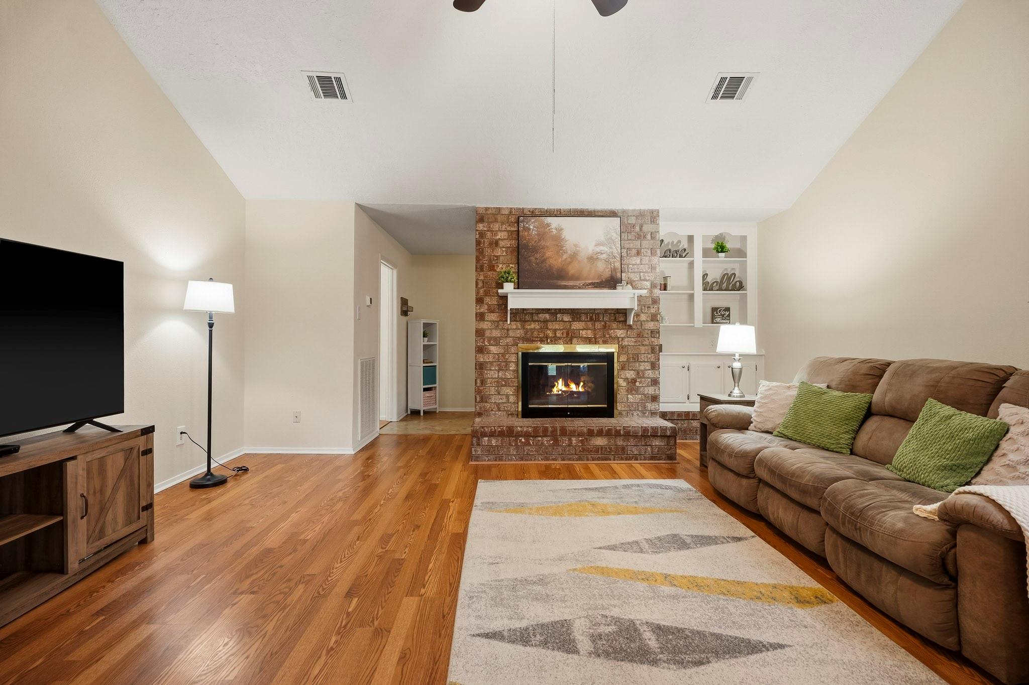 1509 N Park Side Drive