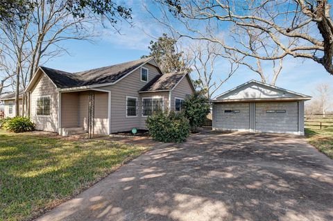 Photo of 8439 Fm 442, Boling, TX 77420 (MLS # 90016188)