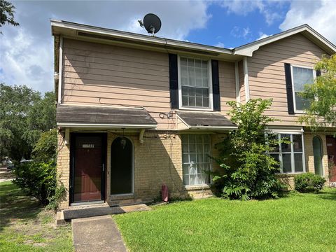 Photo of 13527 Castilian Drive #1, Houston, TX 77015 (MLS # 93076855)
