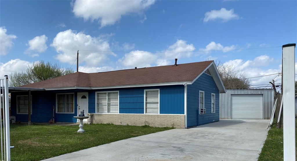 Photo of 15513 Vonnett Street, Channelview, TX 77530 (MLS # 60724639)