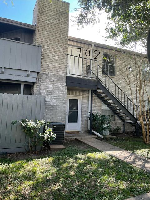 Photo of 9700 Leawood Boulevard #1908, Houston, TX 77099 (MLS # 94713600)
