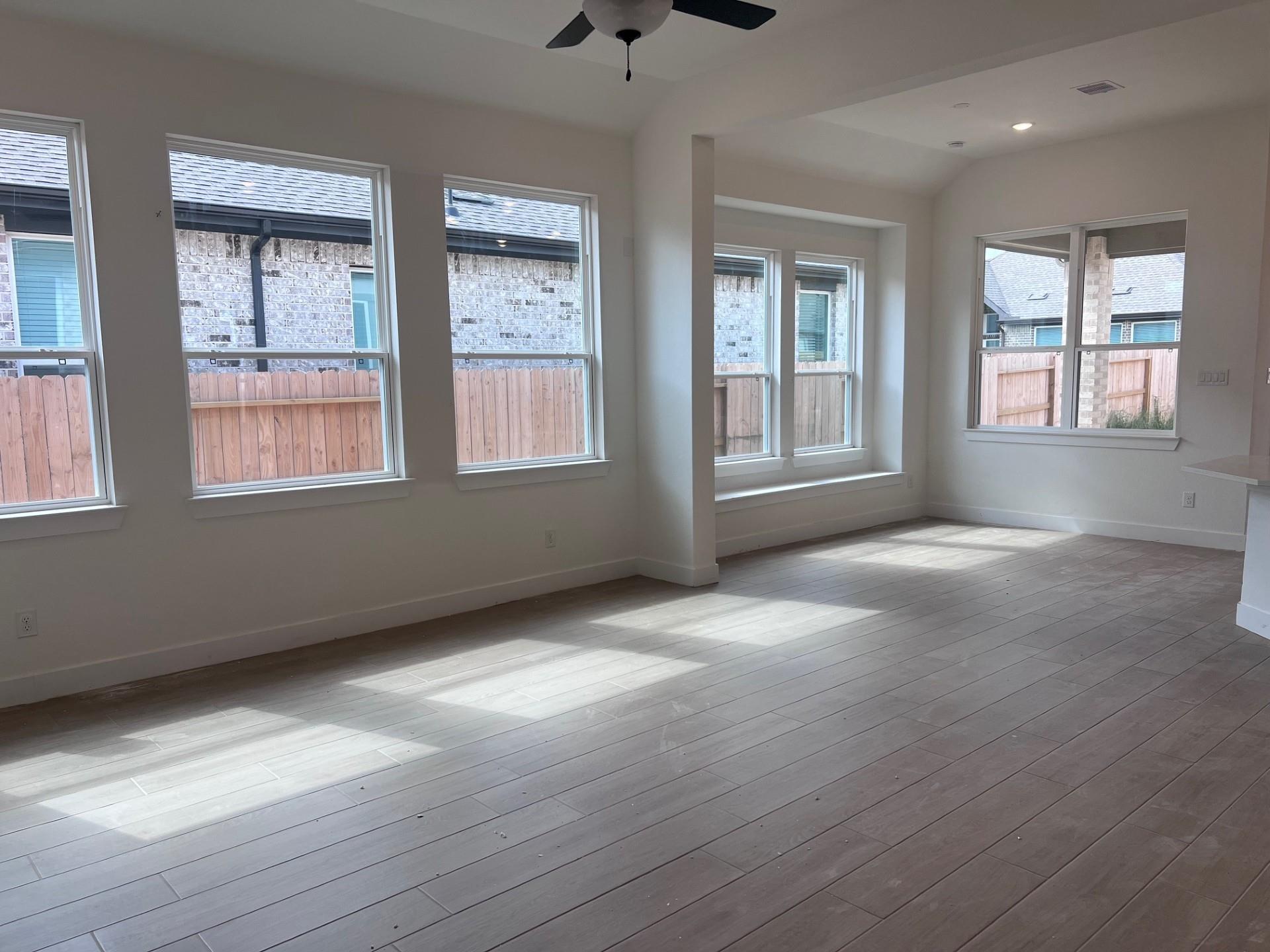 13222 Valley Orchard