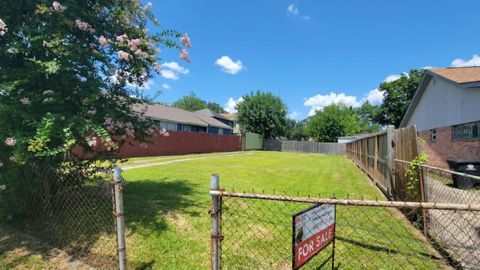 Photo of 3207 Eastex Freeway, Houston, TX 77026 (MLS # 40841820)