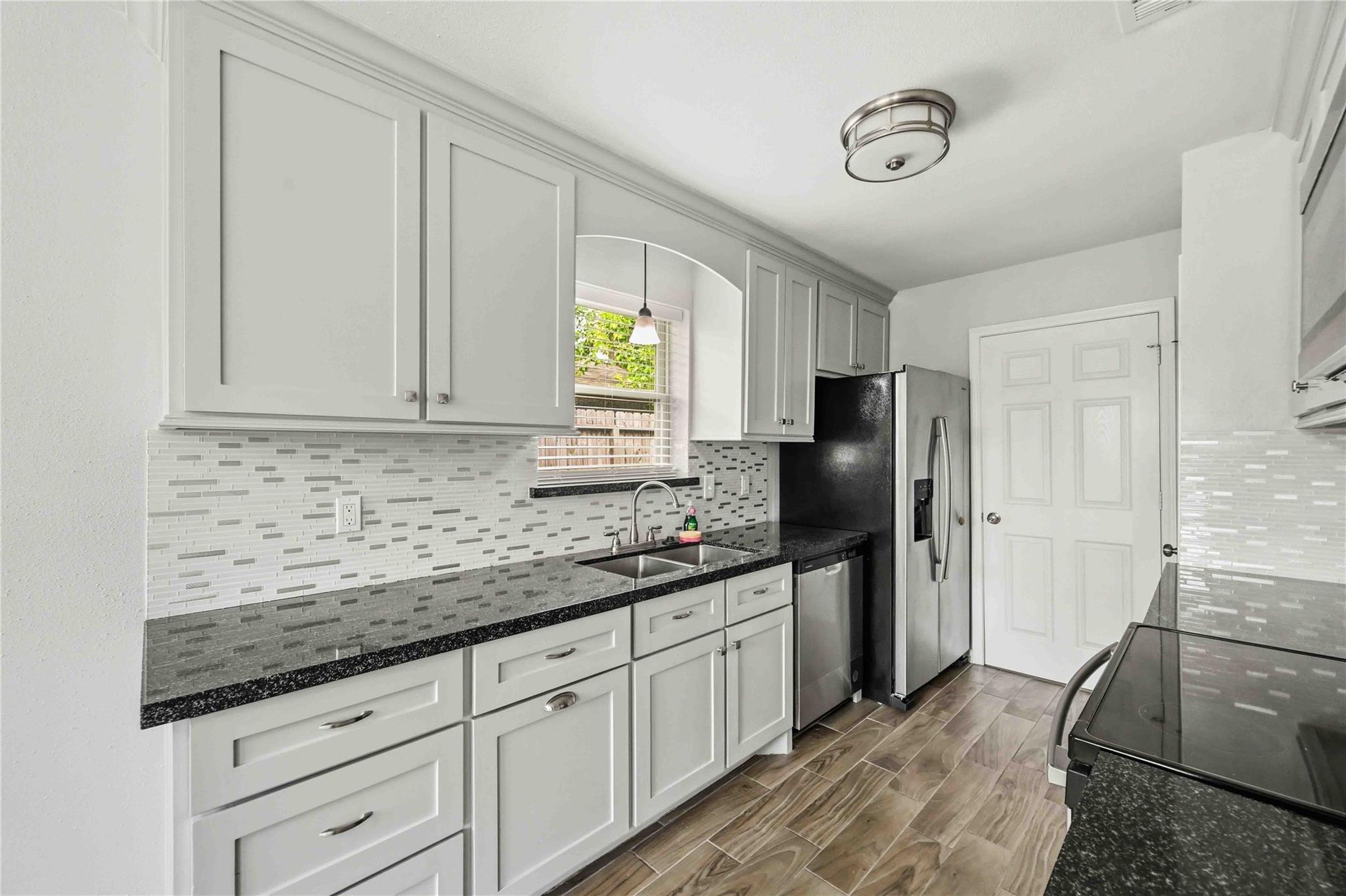 5522 Bridgegate Drive