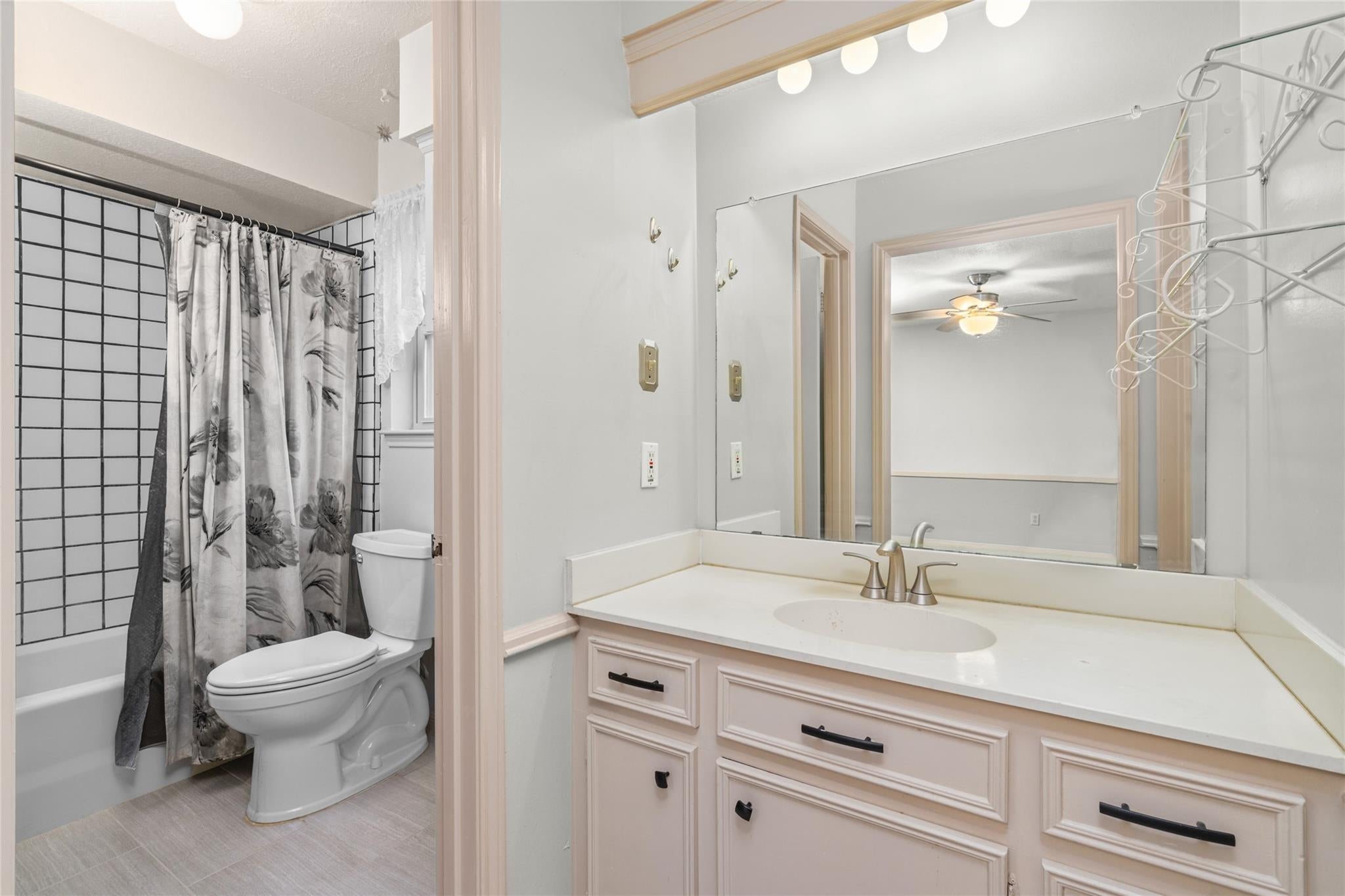 7015 Rosebrook Circle