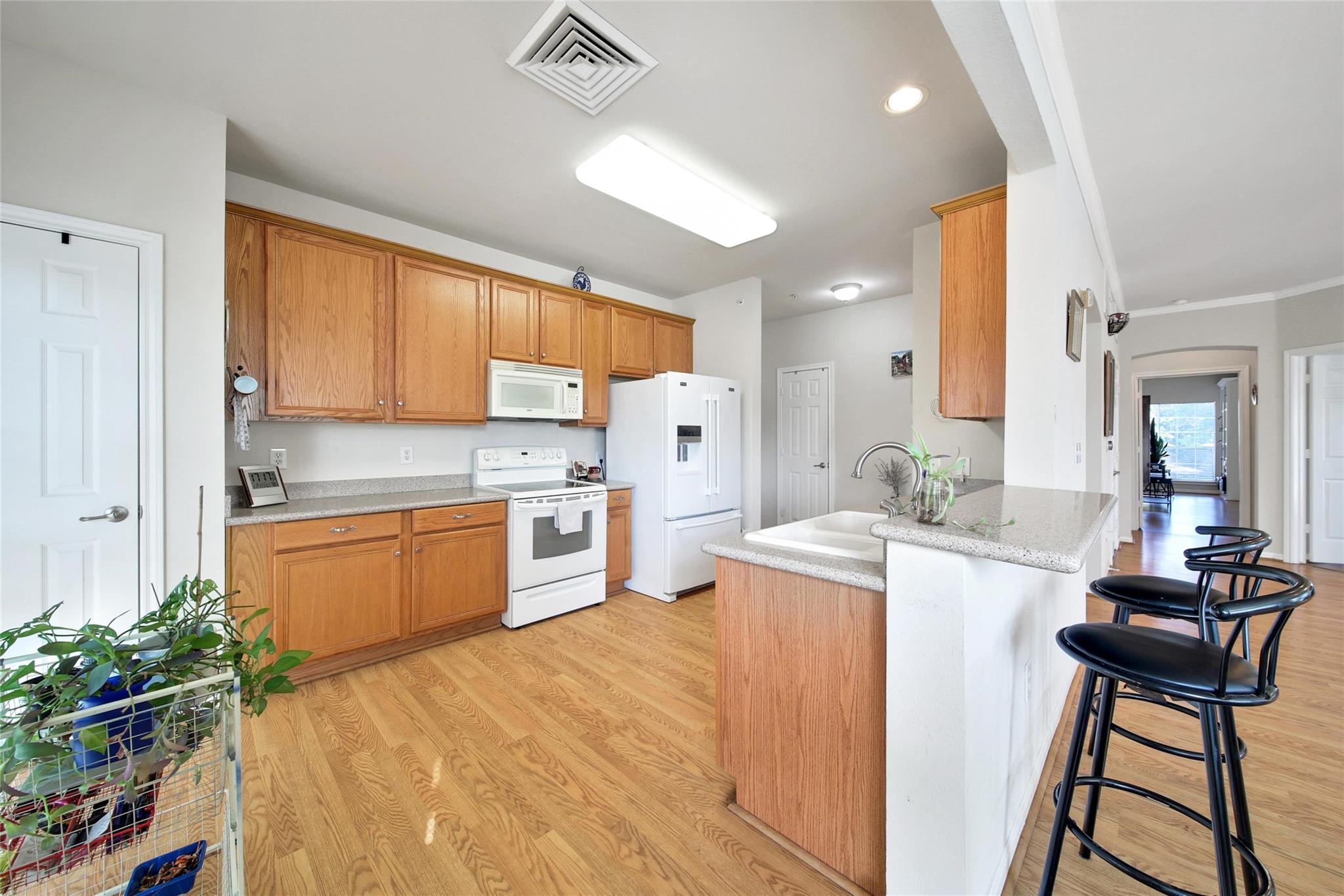 2815 Kings Crossing Drive 214