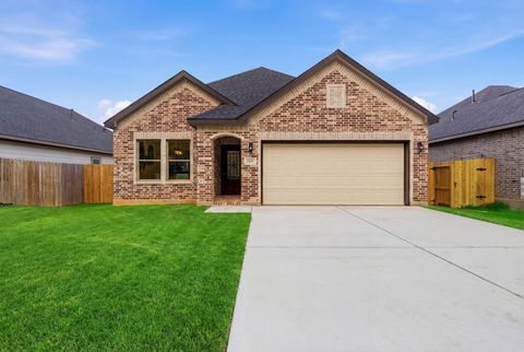 Photo of 1105 W Lyle Street, Cleveland, TX 77327 (MLS # 67041216)