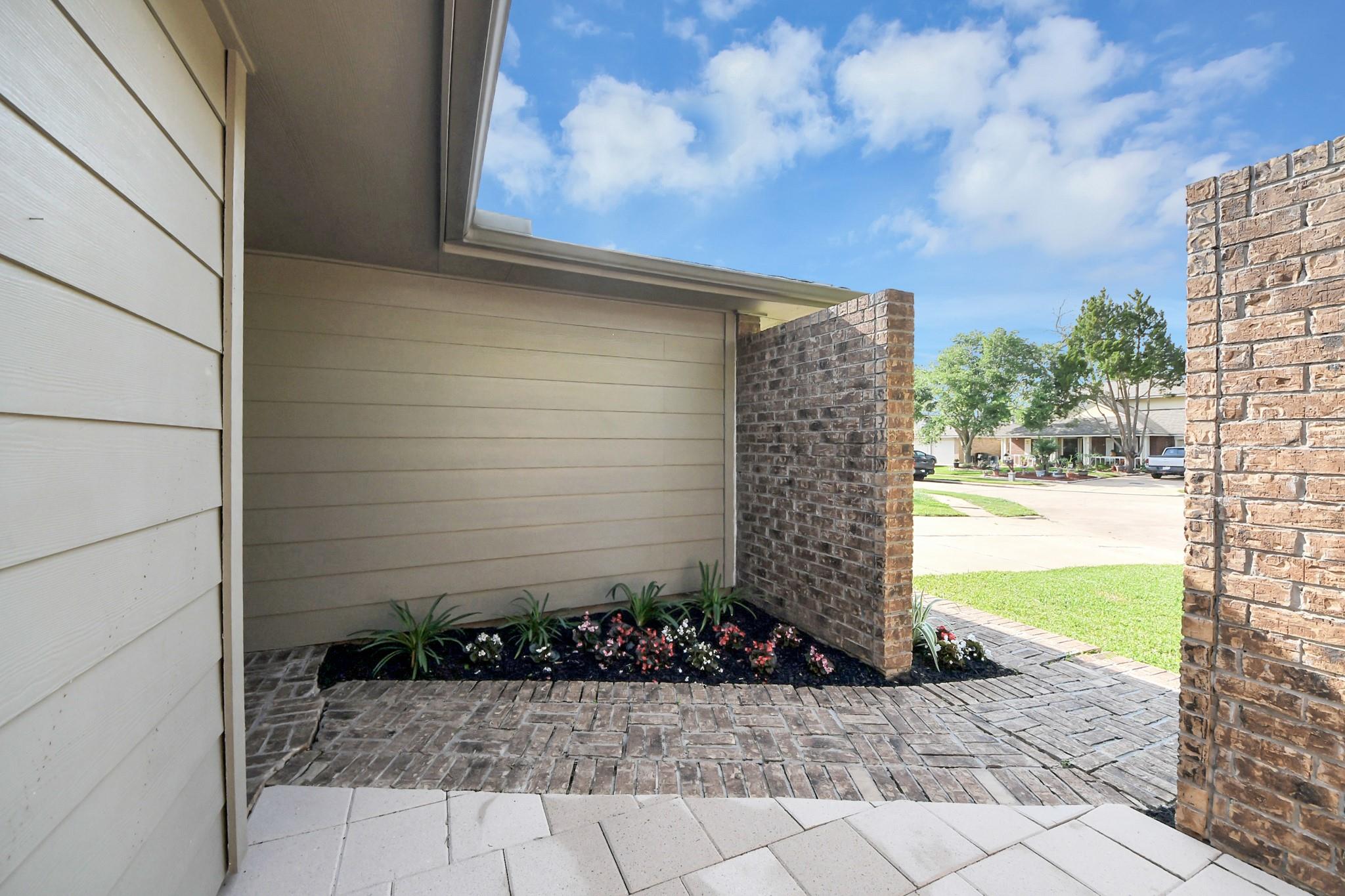 2438 Willow Bend Drive