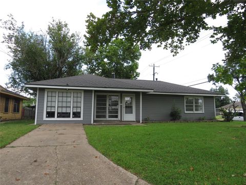 Photo of 2902 Tarpey Avenue, Texas City, TX 77590 (MLS # 27749130)