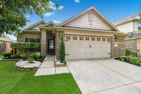 Photo of 652 Maple Point Drive E, Conroe, TX 77301 (MLS # 3155623)