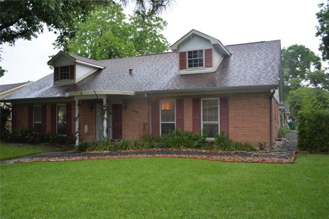 Photo of 5402 Queensloch Drive, Houston, TX 77096 (MLS # 49345671)