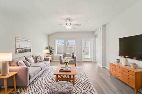 Apartment For Sale - 29130 Farmhouse Estates Drive<br/> Waller, TX 77484