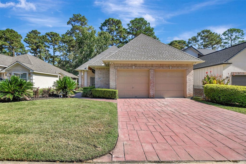 Photo of 246 Creekwood E, Montgomery, TX 77356 (MLS # 50606173)