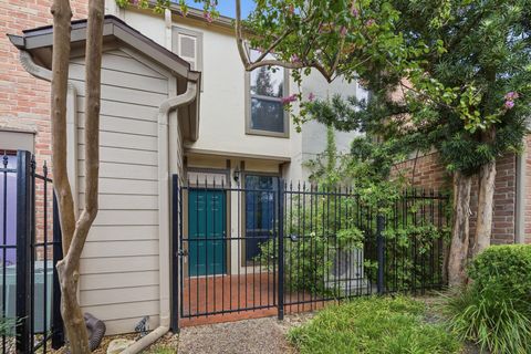 Photo of 1201 Mcduffie Street #114, Houston, TX 77019 (MLS # 7391953)