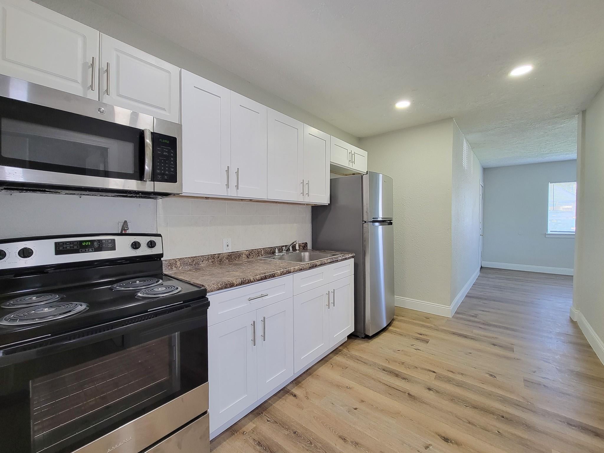 711 Avenue A 2