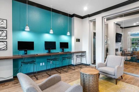 Apartment For Rent - 6565 Hollister Street #0834<br/> Houston, TX 77040