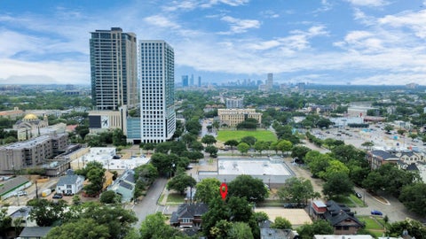 Photo of 3315 Roseland Street #3, Houston, TX 77006 (MLS # 32578037)