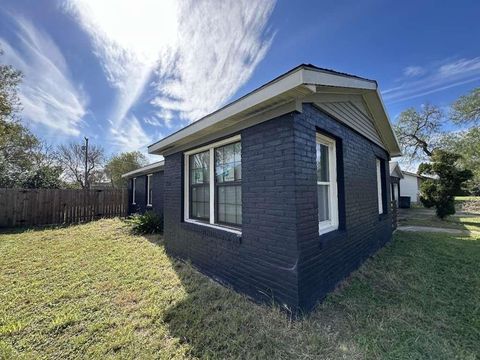 Property photo of 810 E Bowie Avenue, Harlingen, TX 78550