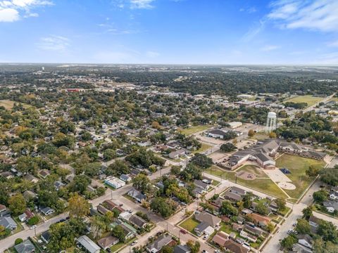 Photo of 222 E James Street, Baytown, TX 77520 (MLS # 35814255)