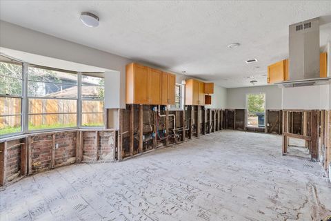 Tiny photo for 906 Brook Forest Court, Conroe, TX 77385 (MLS # 96404075)