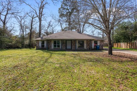 Tiny photo for 906 Brook Forest Court, Conroe, TX 77385 (MLS # 96404075)