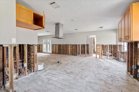 Tiny photo for 906 Brook Forest Court, Conroe, TX 77385 (MLS # 96404075)