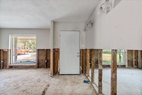 Tiny photo for 906 Brook Forest Court, Conroe, TX 77385 (MLS # 96404075)