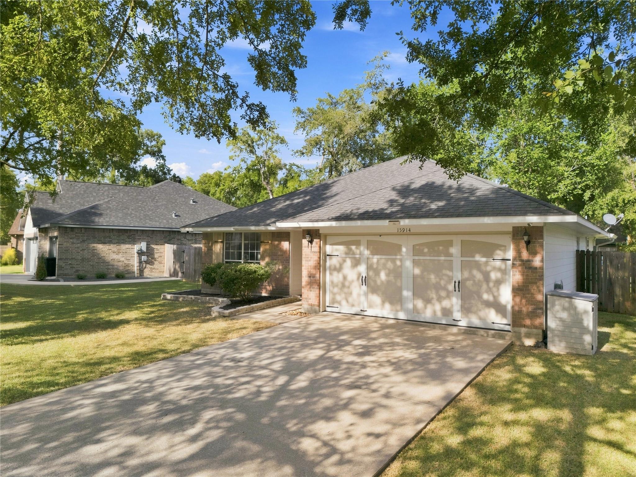 15914 Castaway Court