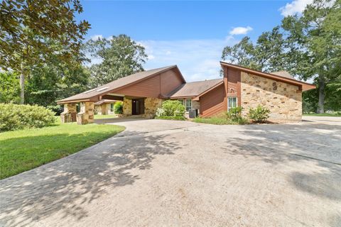 Photo of 601 Brandon Road, Conroe, TX 77302 (MLS # 66352035)