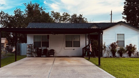 Photo of 10345 Muscatine Street, Houston, TX 77029 (MLS # 93058943)